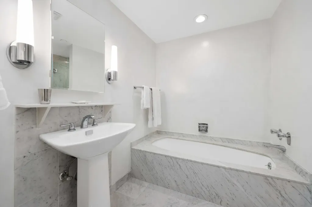 150 Bradley Place Palm Beach FL 33480