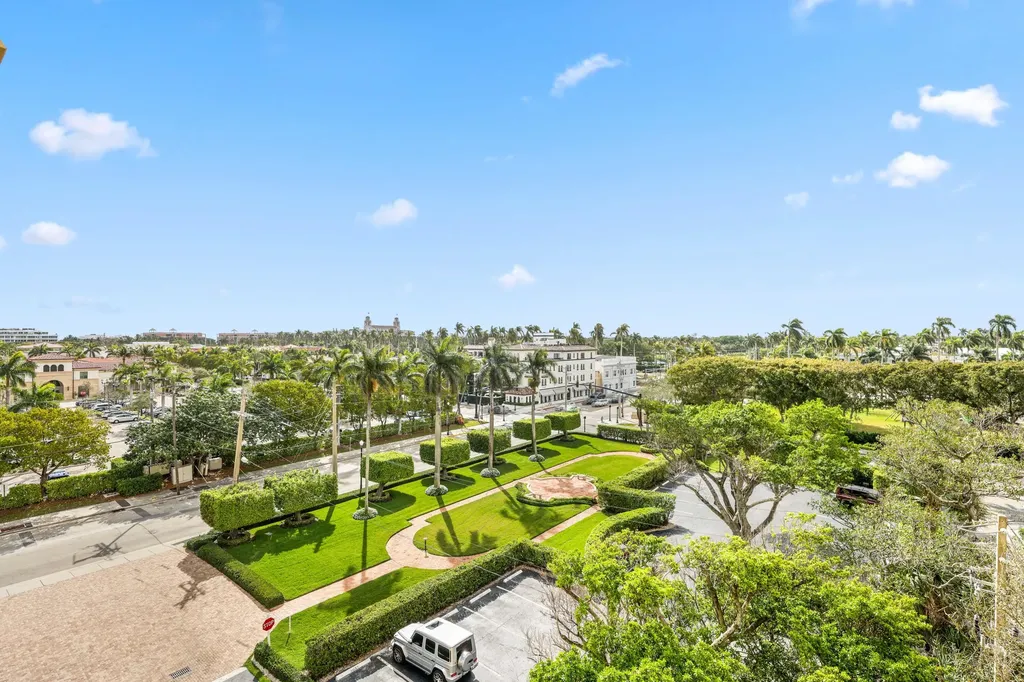 150 Bradley Place Palm Beach FL 33480
