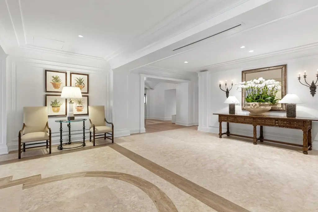 150 Bradley Place Palm Beach FL 33480