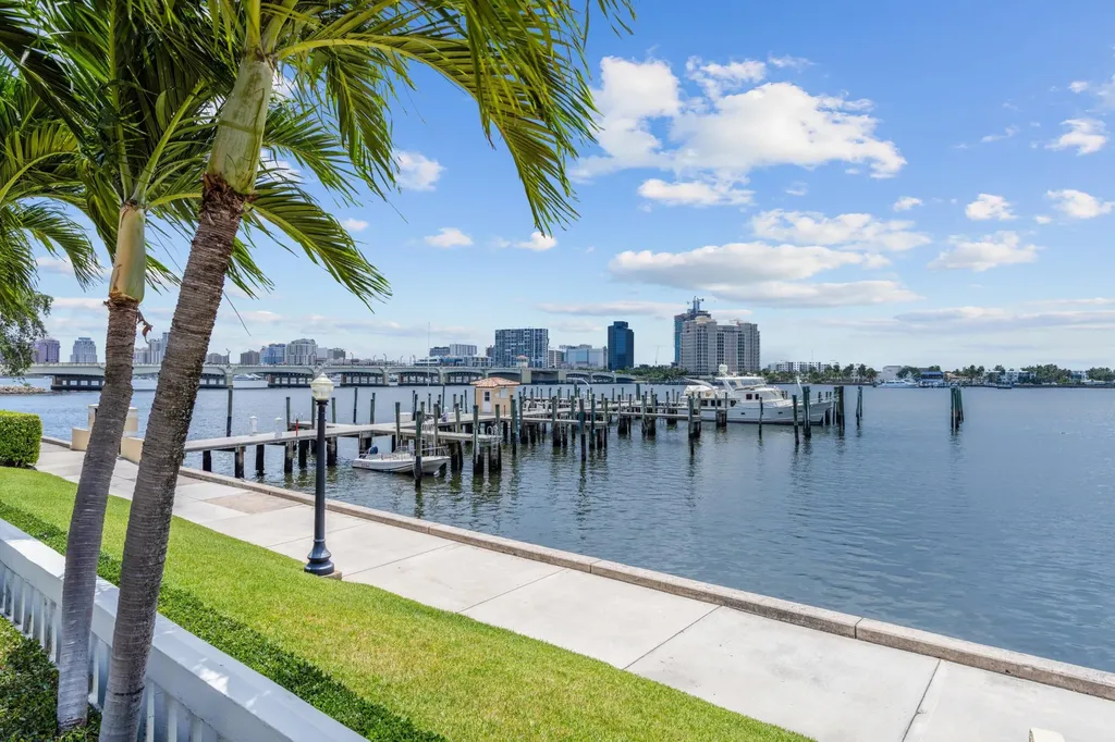 150 Bradley Place Palm Beach FL 33480