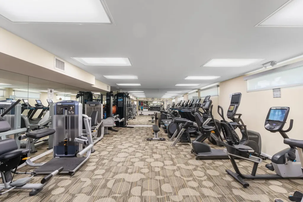 150 Bradley Place Palm Beach FL 33480