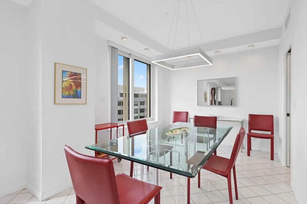 150 Bradley Place Palm Beach FL 33480