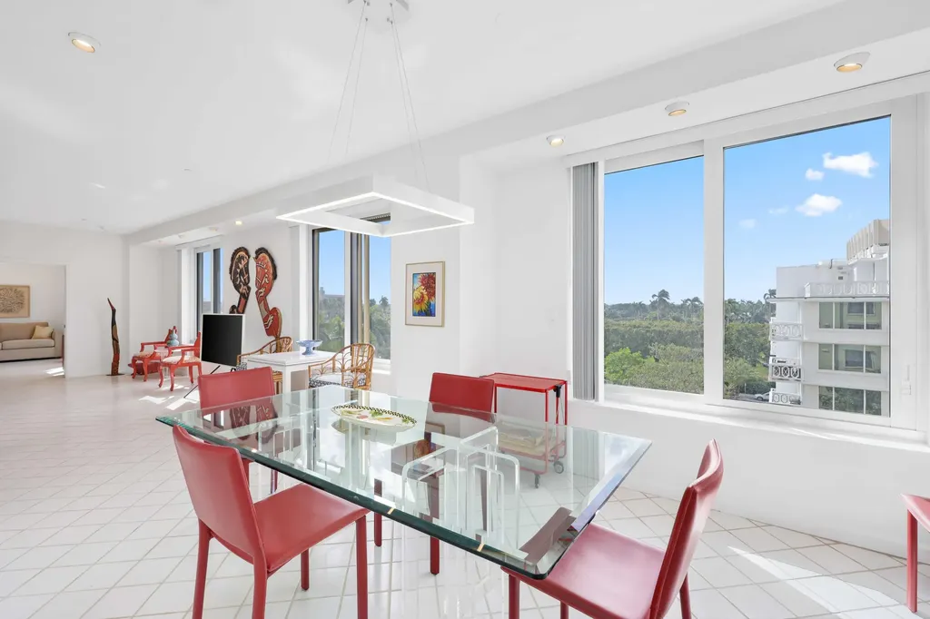 150 Bradley Place Palm Beach FL 33480