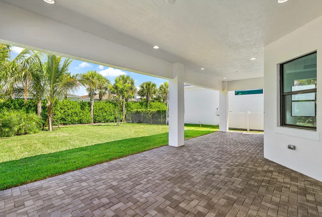 13577 Artisan Circle Palm Beach Gardens FL 33418