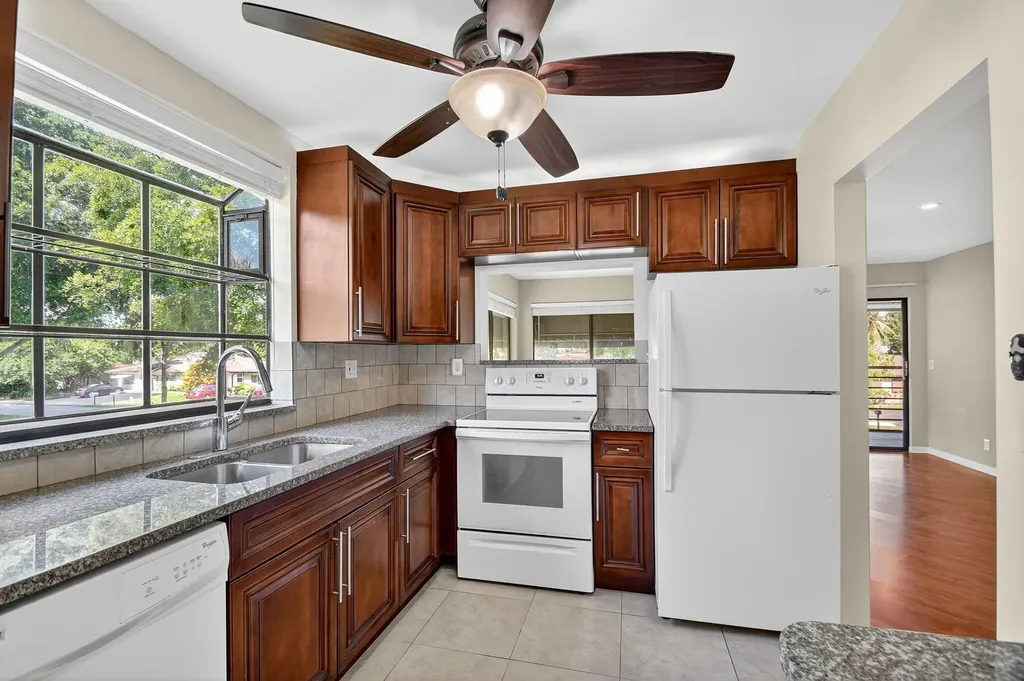 5040 Rose Hill Drive Boynton Beach FL 33437