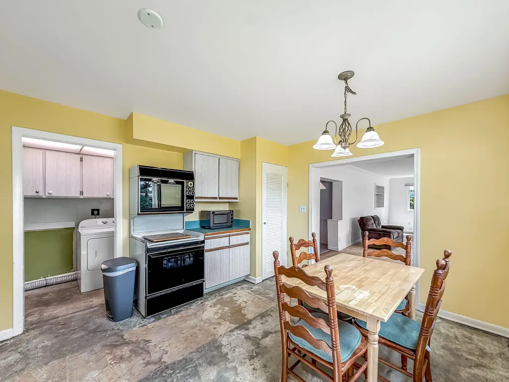 691 Snead Circle West Palm Beach FL 33413