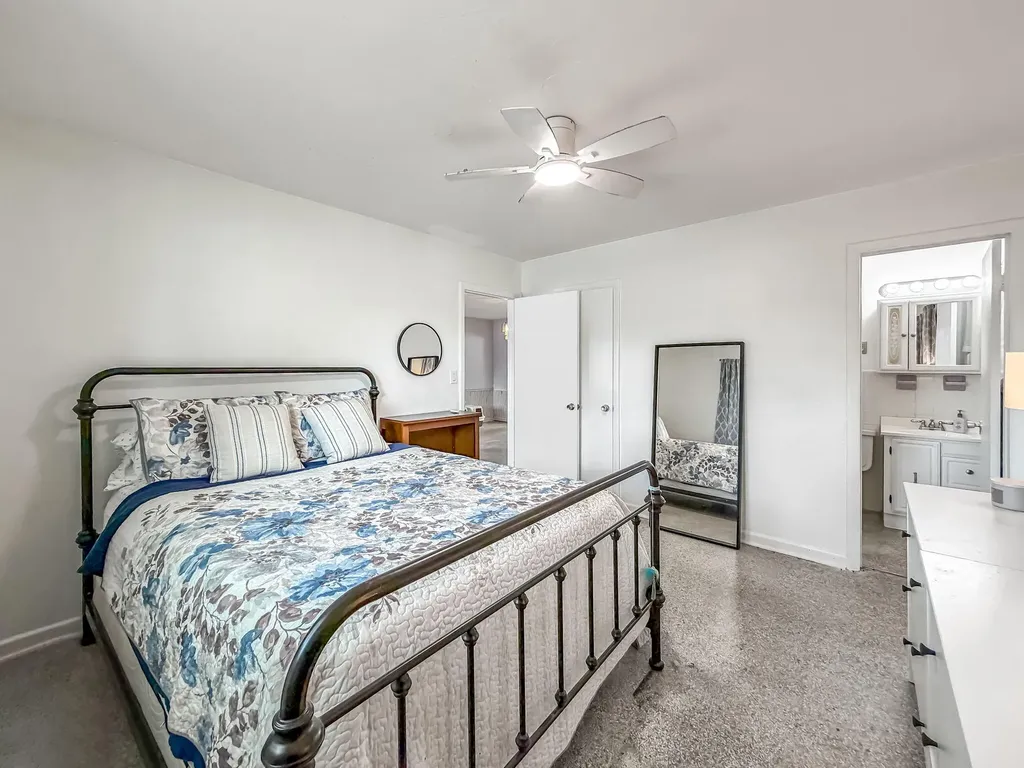 691 Snead Circle West Palm Beach FL 33413