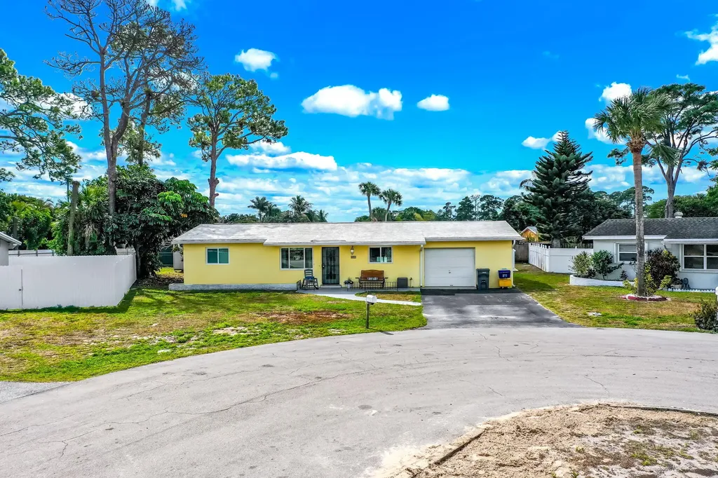 691 Snead Circle West Palm Beach FL 33413