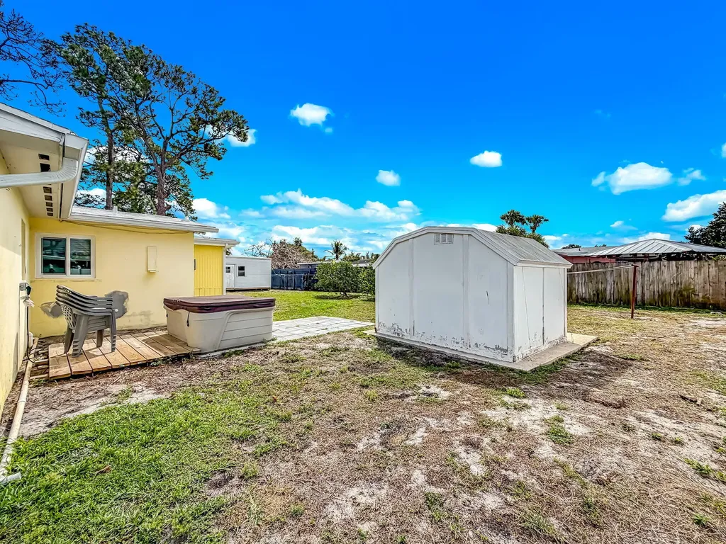 691 Snead Circle West Palm Beach FL 33413