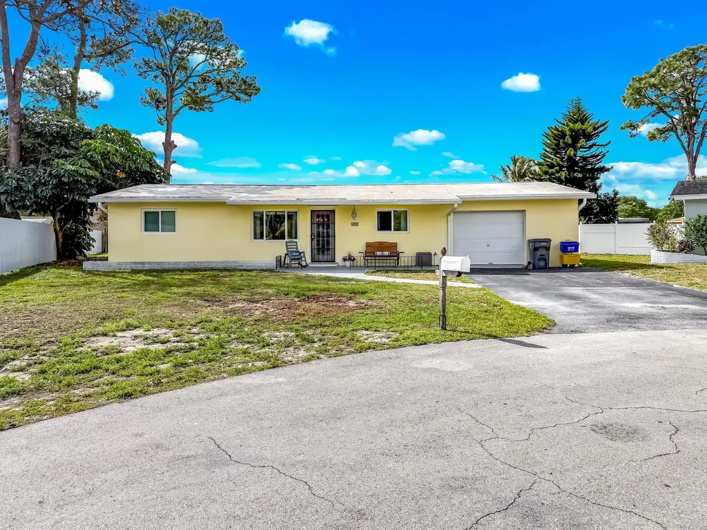 691 Snead Circle West Palm Beach FL 33413