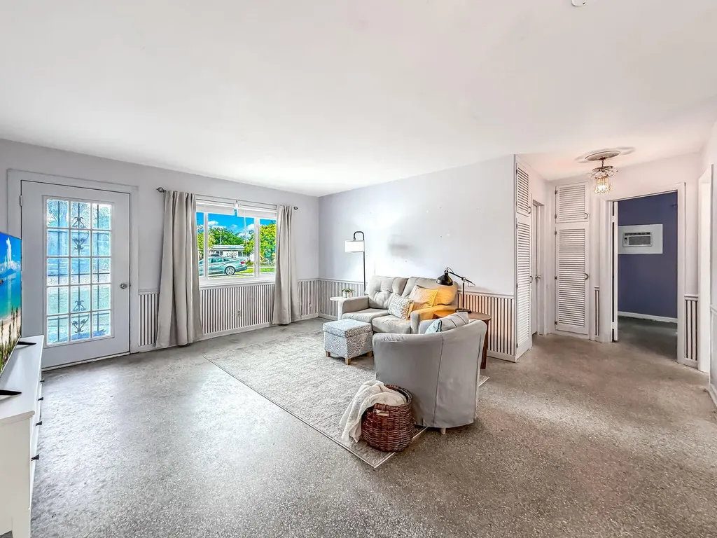 691 Snead Circle West Palm Beach FL 33413