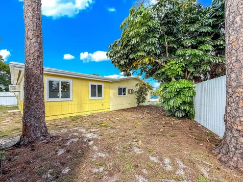 691 Snead Circle West Palm Beach FL 33413