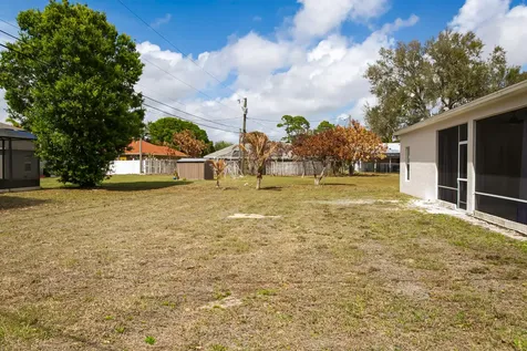 1722 SW Anderson Street Port St Lucie FL 34953