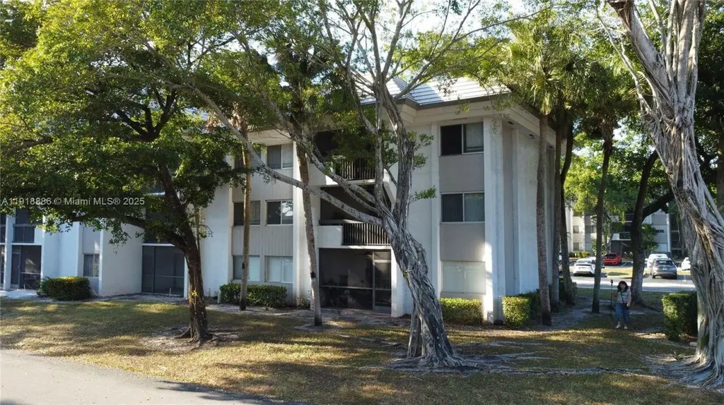701 N Pine Island Road Plantation FL 33324