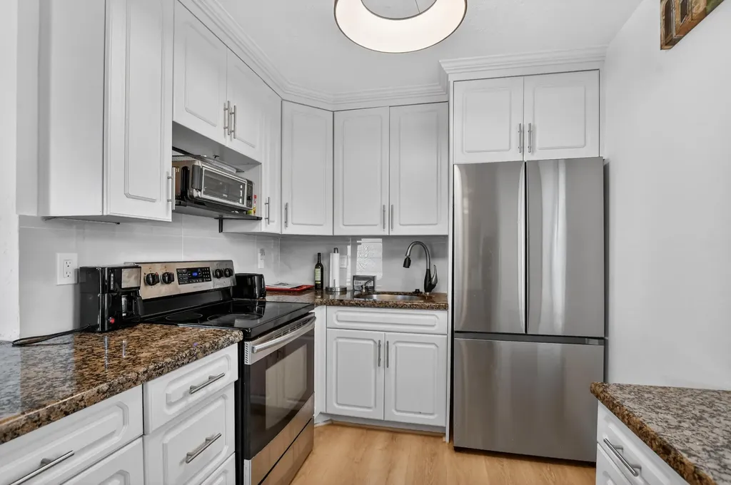 944 Normandy Trail Delray Beach FL 33484