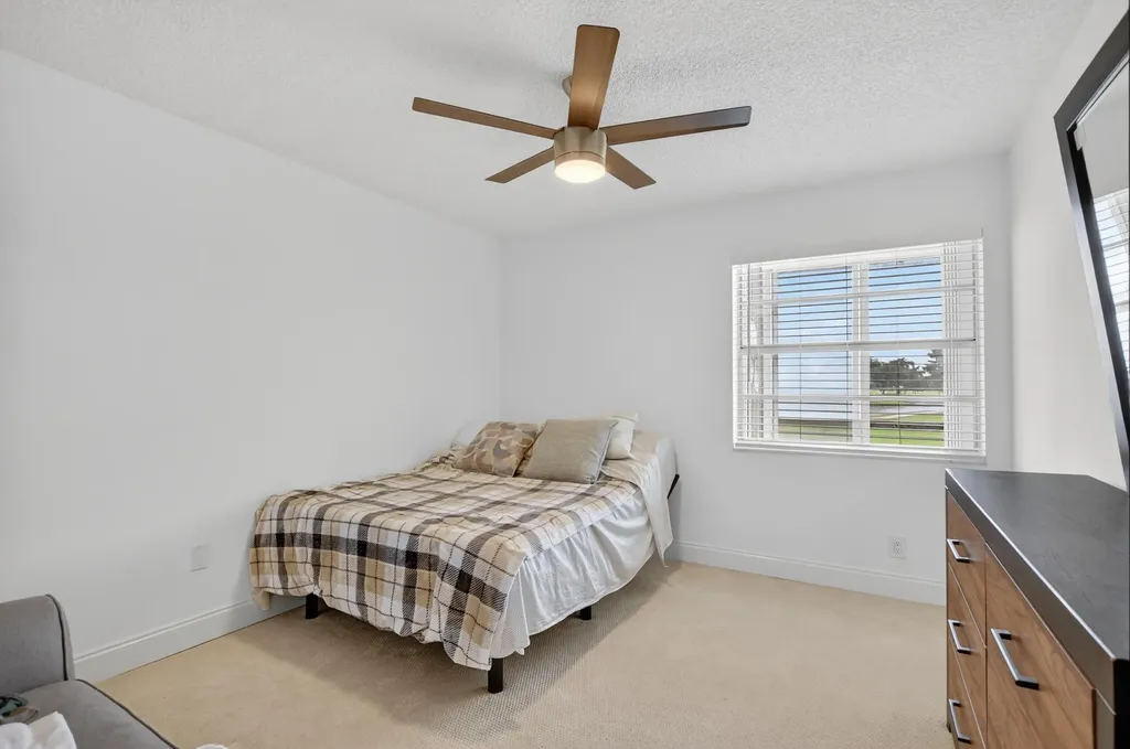 944 Normandy Trail Delray Beach FL 33484