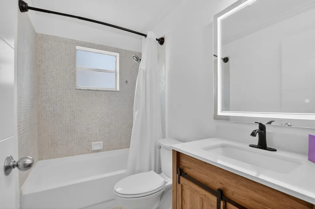 944 Normandy Trail Delray Beach FL 33484