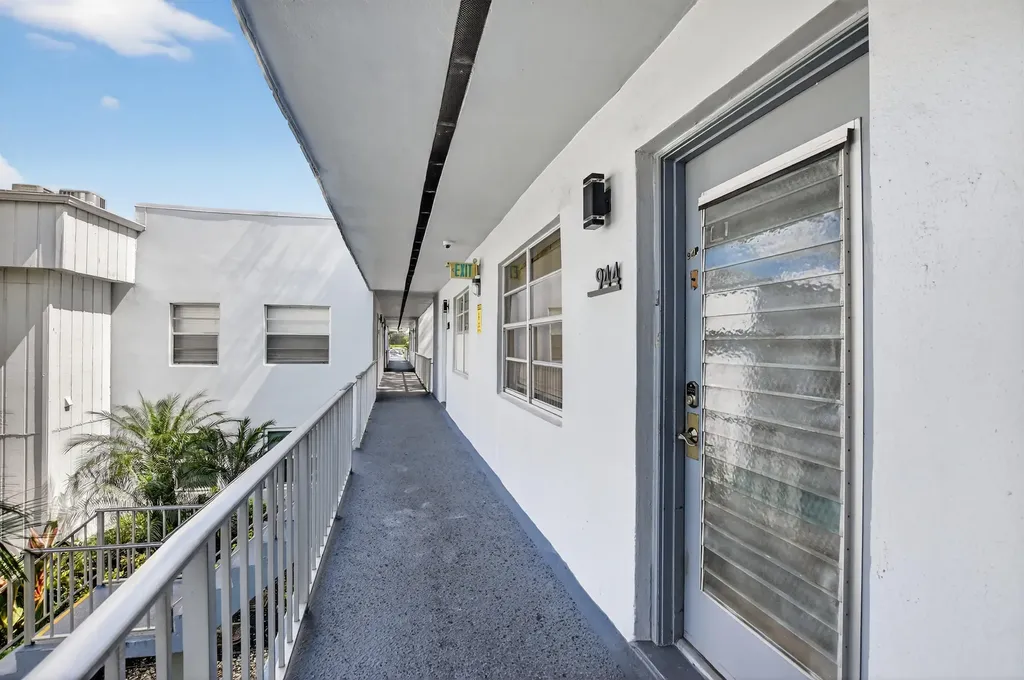 944 Normandy Trail Delray Beach FL 33484