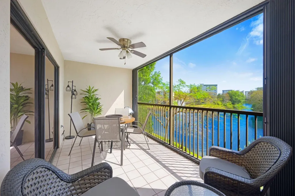 2334 S Cypress Bend Drive Pompano Beach FL 33069