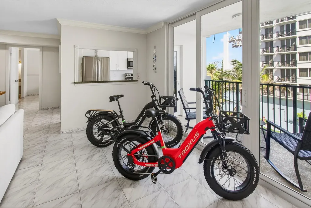 1239 Hillsboro Mile Hillsboro Beach FL 33062