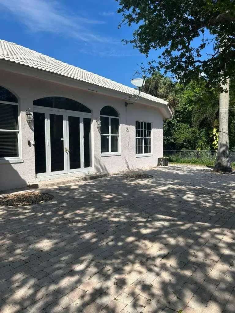 16730 Griffin Road Southwest Ranches FL 33331