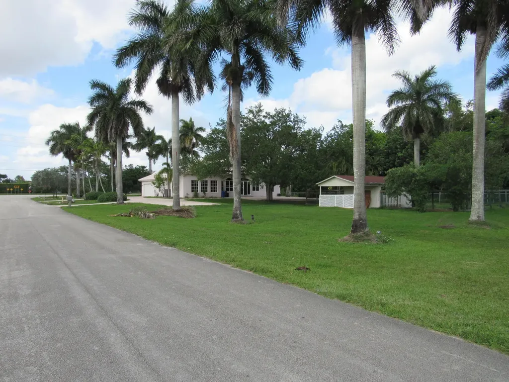 16730 Griffin Road Southwest Ranches FL 33331