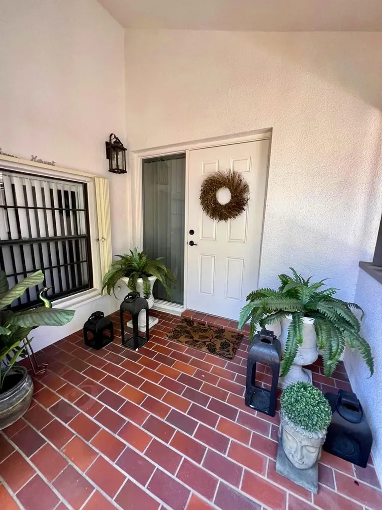 665 Hollows Circle Deerfield Beach FL 33442