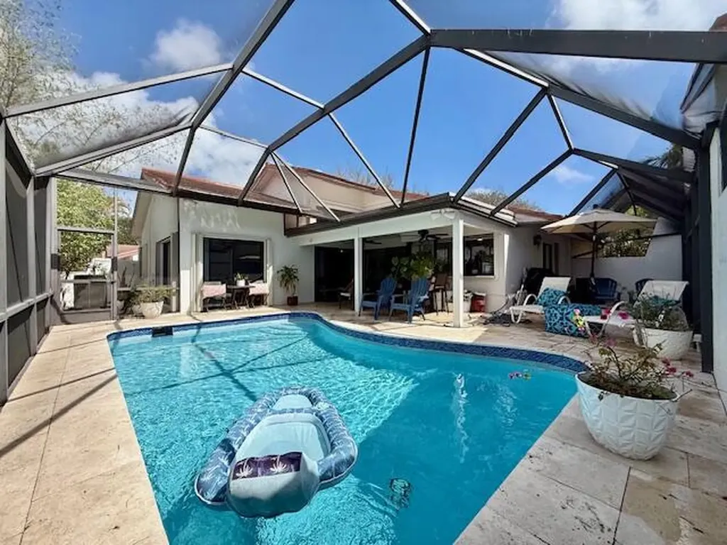 665 Hollows Circle Deerfield Beach FL 33442