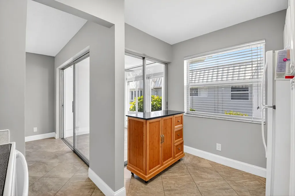 18 Colonial Club Drive Boynton Beach FL 33435