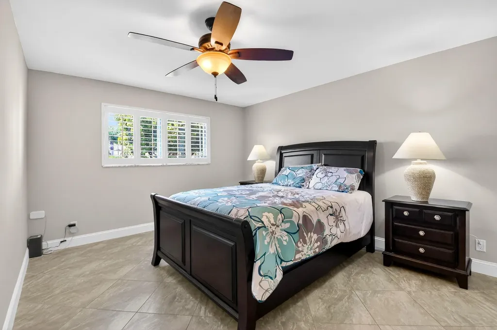 18 Colonial Club Drive Boynton Beach FL 33435