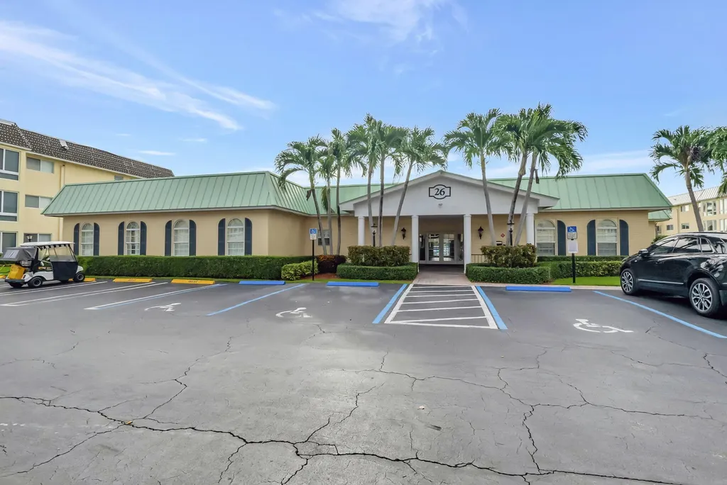 18 Colonial Club Drive Boynton Beach FL 33435