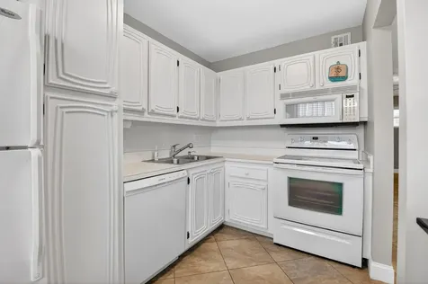 18 Colonial Club Drive Boynton Beach FL 33435