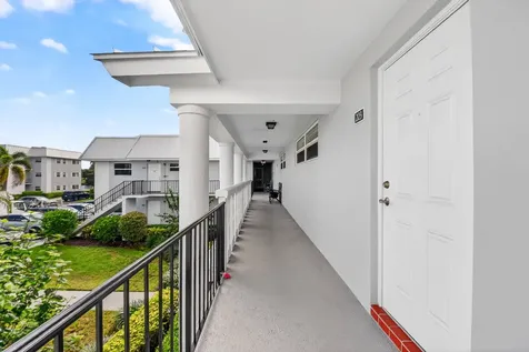 18 Colonial Club Drive Boynton Beach FL 33435