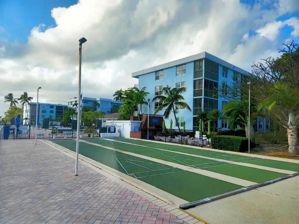 2008 S Federal Highway Boynton Beach FL 33435