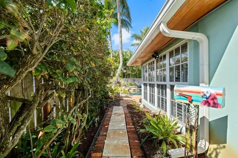 402 Lake Drive Delray Beach FL 33444