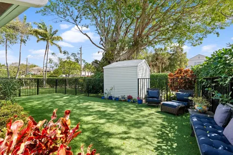 402 Lake Drive Delray Beach FL 33444