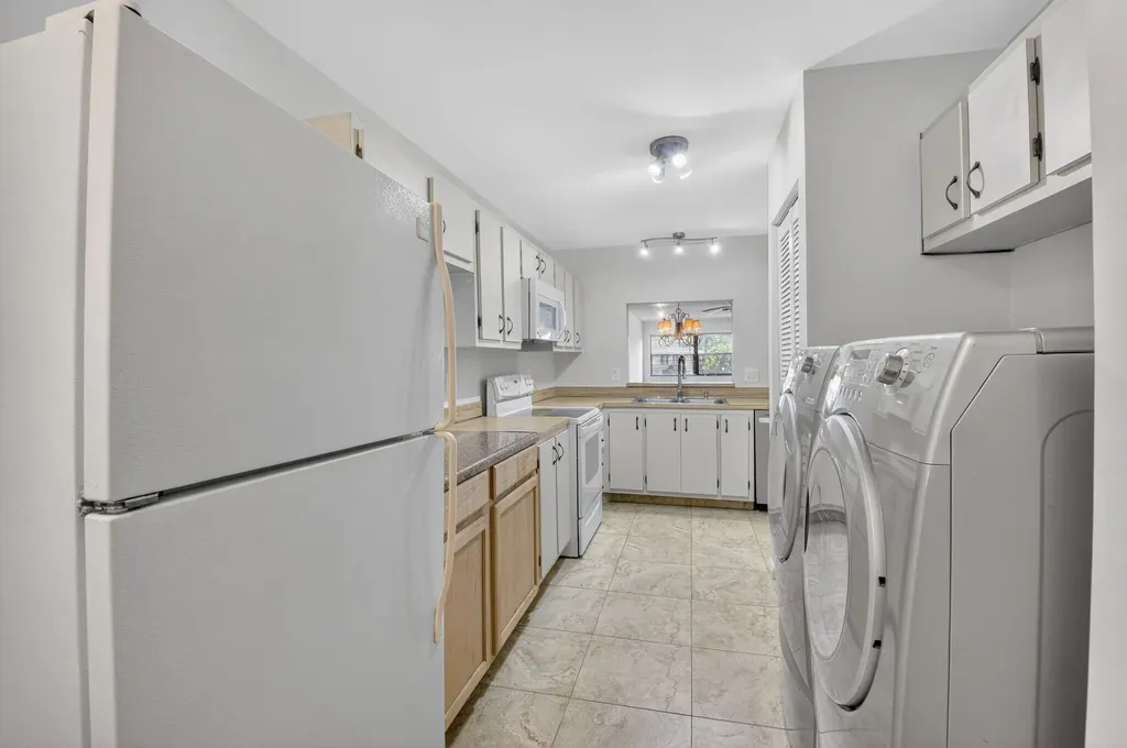 2911 SW 21st Terrace Delray Beach FL 33445