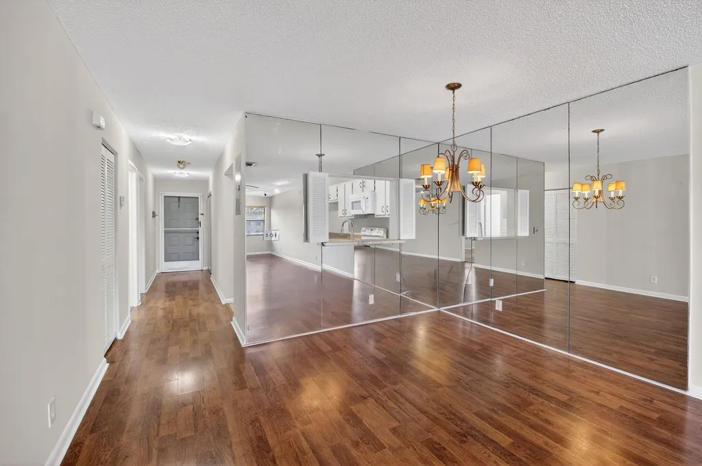 2911 SW 21st Terrace Delray Beach FL 33445