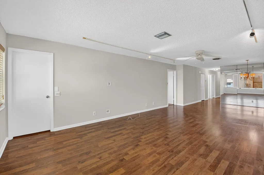 2911 SW 21st Terrace Delray Beach FL 33445