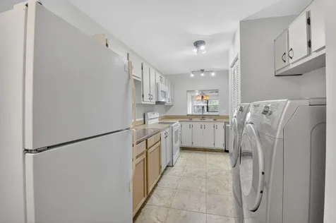 2911 SW 21st Terrace Delray Beach FL 33445