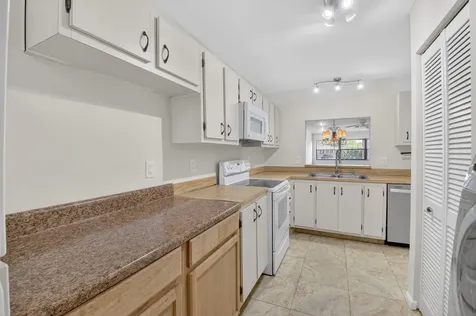 2911 SW 21st Terrace Delray Beach FL 33445