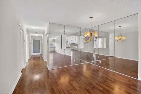 2911 SW 21st Terrace Delray Beach FL 33445