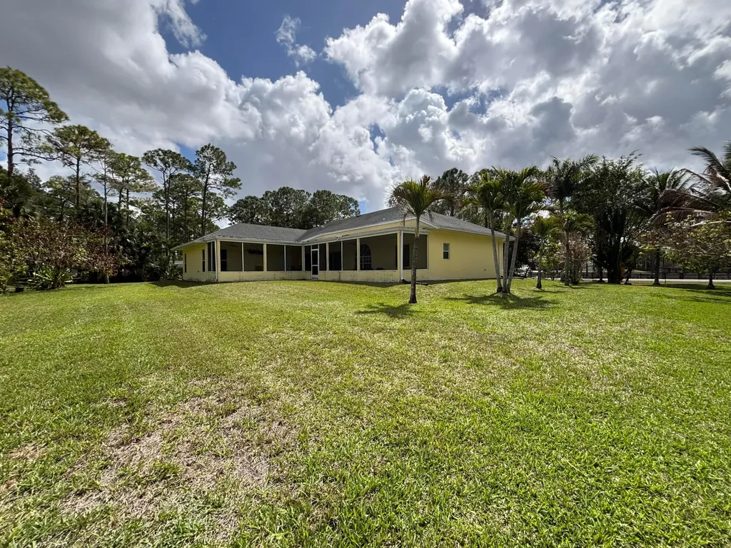 16611 N 68th Street Street N The Acreage FL 33470
