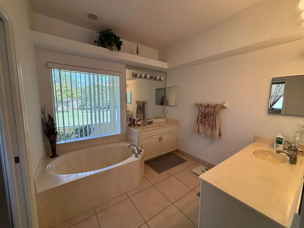 16611 N 68th Street Street N The Acreage FL 33470