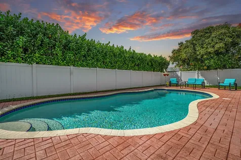 10090 SW 16th Place Davie FL 33324
