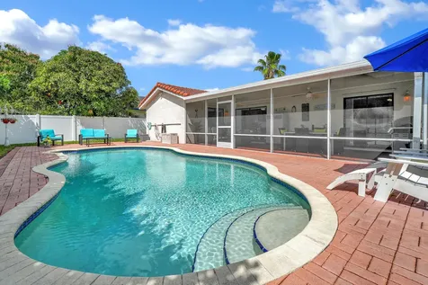 10090 SW 16th Place Davie FL 33324