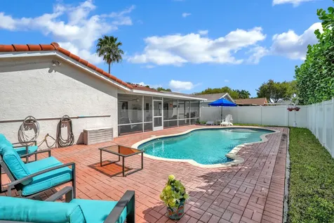 10090 SW 16th Place Davie FL 33324