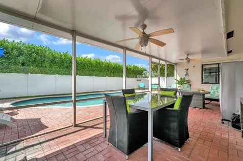 10090 SW 16th Place Davie FL 33324