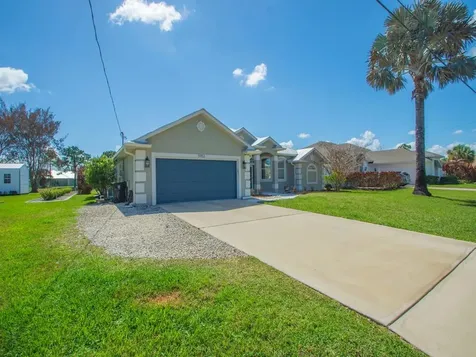 5952 NW Favian Avenue Port St Lucie FL 34986