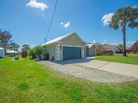 5952 NW Favian Avenue Port St Lucie FL 34986